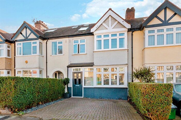 4 Bedroom Property For Sale In Phyllis Avenue, New Malden, KT3