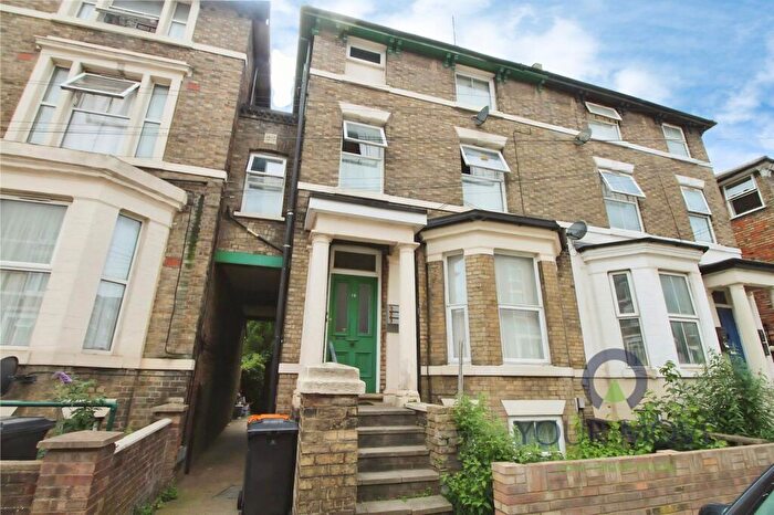 1 Bedroom Flat To Rent In Alexandra Road, Bedford, MK40
