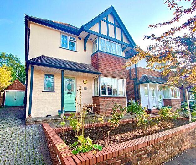 4 Bedroom Semi-Detached House To Rent In Ashenden Road, Guildford, Surrey, GU2