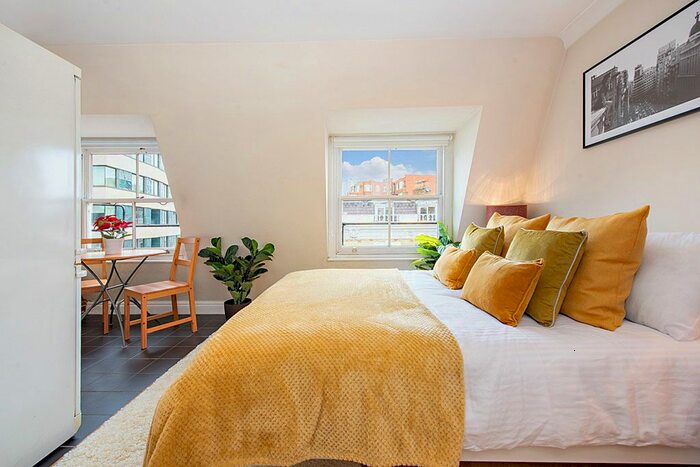 Studio To Rent In Westbourne Grove, Bayswater, London, W2