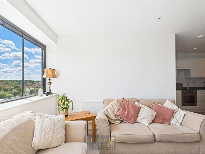 2 Bedroom Apartment For Sale In Hubert Road, Brentwood, Essex, CM14