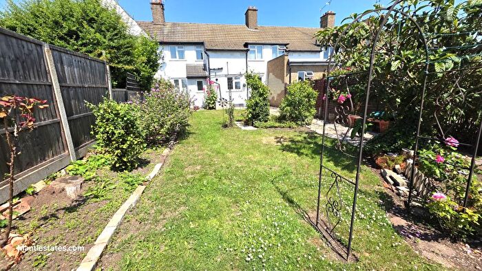 3 Bedroom Terraced House For Sale In Bourn Avenue, East Barnet, EN4