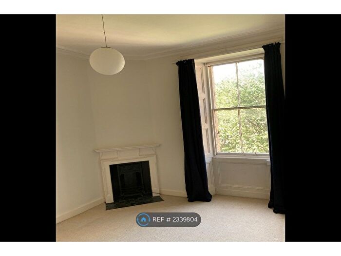 2 Bedroom Flat To Rent In Bruntsfield Place, Edinburgh, EH10