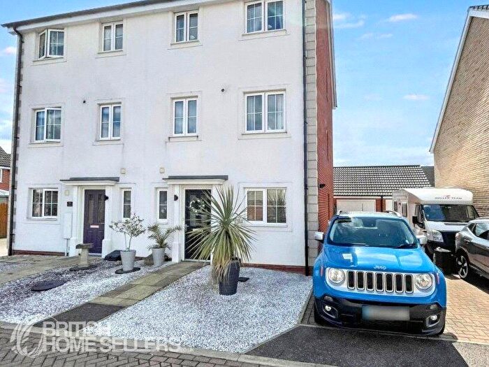 4 Bedroom Semi Detached House For Sale In Hedge Sparrow Road, Stowmarket, Suffolk, IP14