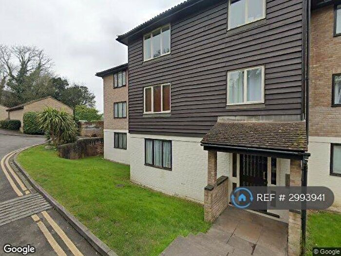 Studio To Rent In Fairbairn Close, Purley, CR8