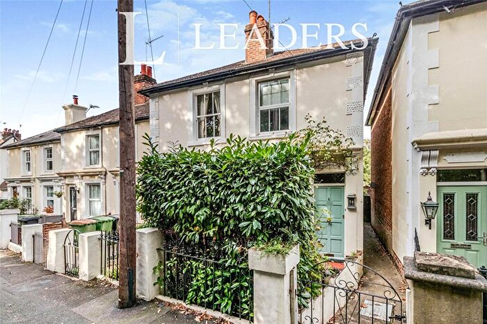 2 Bedroom Cottage For Sale In Poplar Road, Leatherhead, KT22