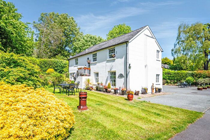 2 Bedroom Maisonette For Sale In Southlands Lane, Tandridge, Oxted, RH8