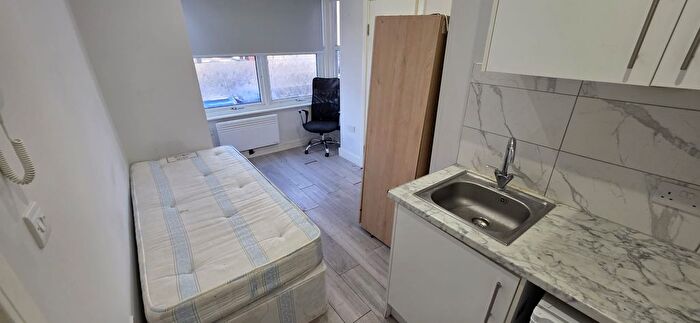 Studio To Rent In Graham Road, Wealdstone, HA3
