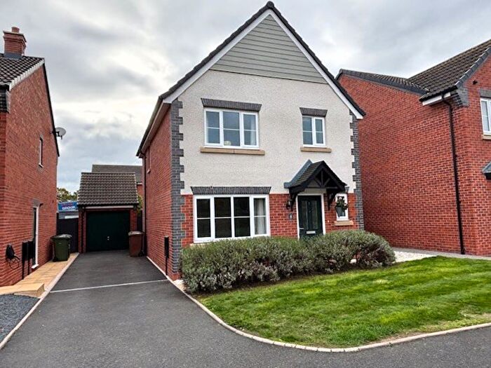 3 Bedroom Detached House To Rent In Suffolk Way, Worcester, WR3