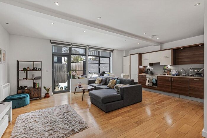 2 Bedroom Apartment For Sale In Islington High Street, Islington, London, N1