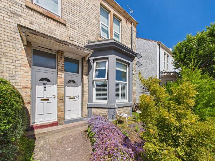 2 Bedroom Flat For Sale In Park Crescent, North Shields, NE30