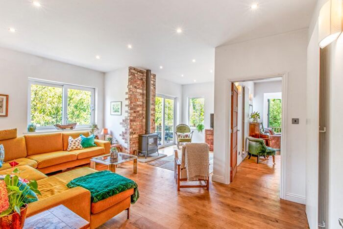 4 Bedroom Detached House For Sale In Gledhow Valley Road, Chapel Allerton, LS7