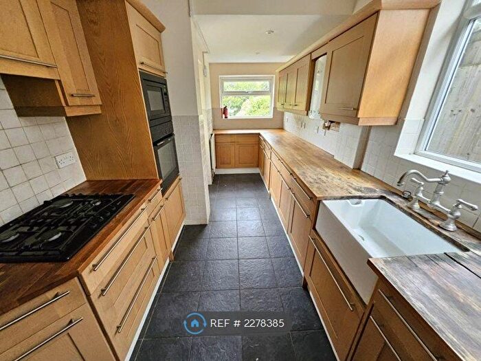 4 Bedroom Semi-Detached House To Rent In Netherlands Road, New Barnet, Barnet, EN5