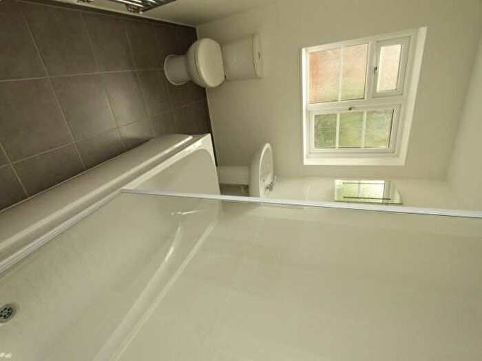 2 Bedroom Flat To Rent In College Hill Road, Harrow, Greater London, HA3