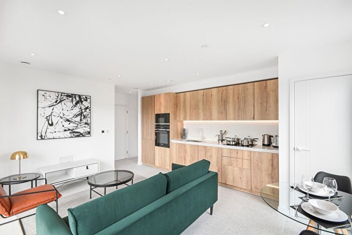 1 Bedroom Flat To Rent In Jacquard Point, Tapestry Way, London, E1