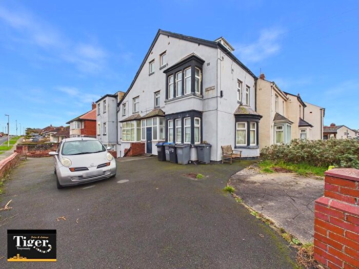 1 Bedroom Flat To Rent In Warbreck Drive, Bispham, FY2