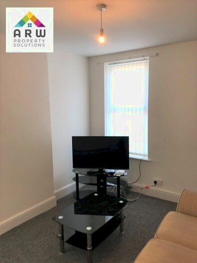 2 Bedroom Flat To Rent In Lawrence Road, Liverpool, Merseyside, L15