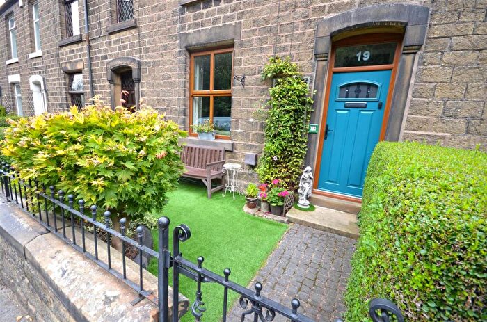 3 Bedroom Terraced House For Sale In South View, Carrbrook, Stalybridge, SK15