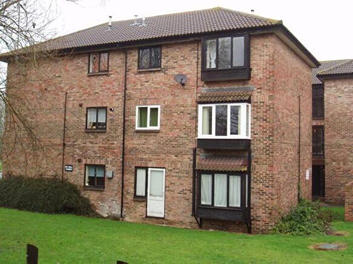 1 Bedroom Flat For Sale In Littlebury Green, Basildon, SS13