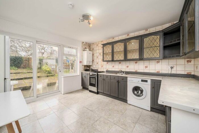 4 Bedroom Property To Rent In Slaithwaite Road, London, SE13