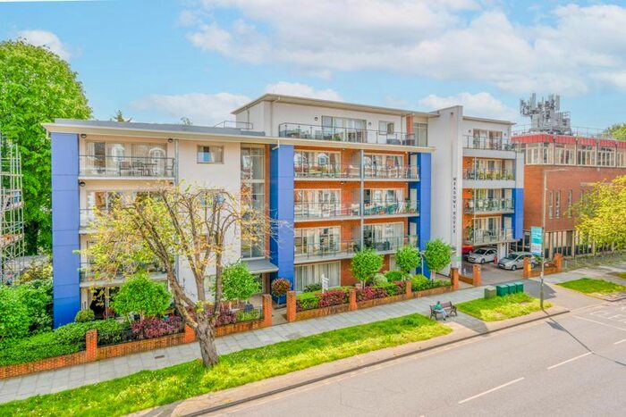 2 Bedroom Property To Rent In New Zealand Avenue, Walton-On-Thames, KT12