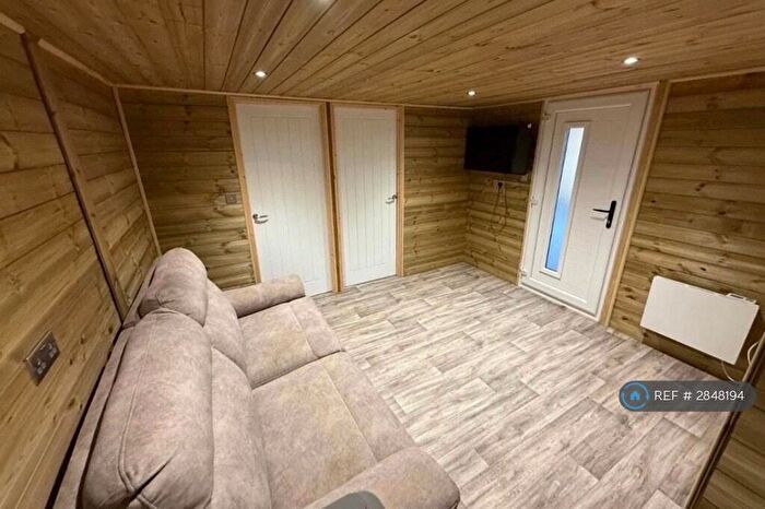 2 Bedroom Detached House To Rent In Winslow Road, Buckingham, MK18