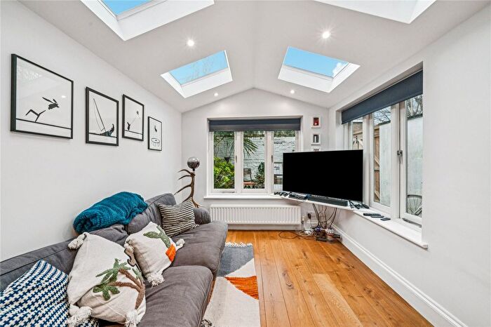 2 Bedroom Flat For Sale In Abyssinia Road, SW11