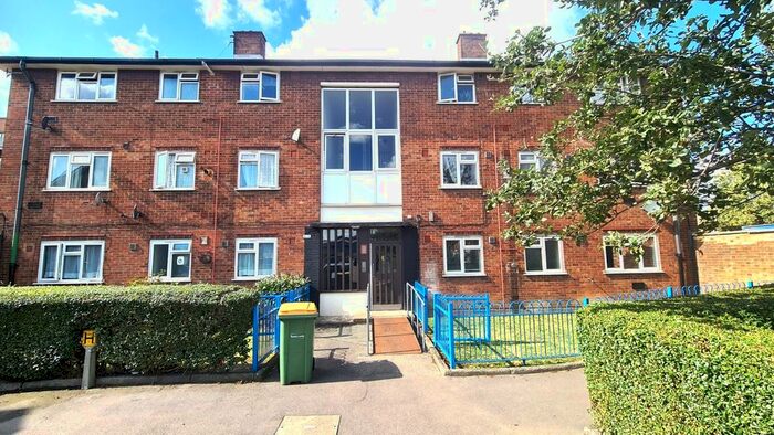 2 Bedroom Flat To Rent In Watford Road, London, E16