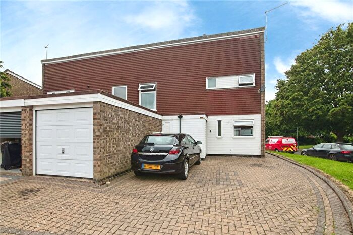 3 Bedroom Semi Detached House For Sale In Ryton Close, Redditch, Worcestershire, B98