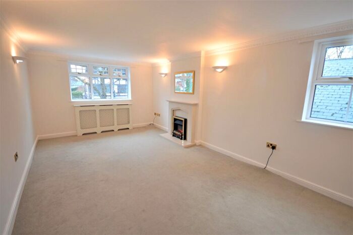 3 Bedroom Flat To Rent In Oak House, Bramhall Lane South, Bramhall, SK7