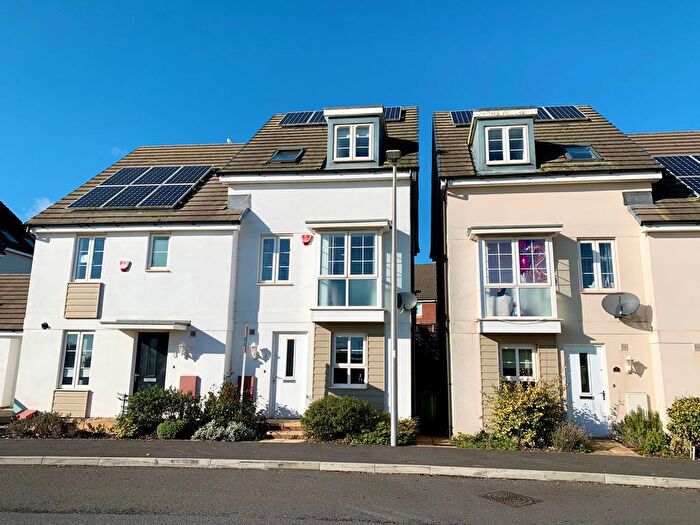 3 Bedroom Semi-Detached House To Rent In Sand Grove, Exeter, EX2