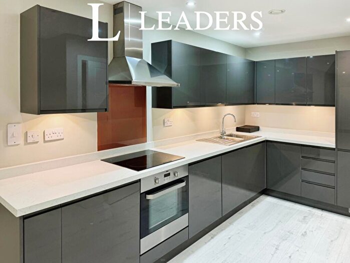 1 Bedroom Flat To Rent In Victoria Avenue, Southend-on-Sea, Essex, SS2