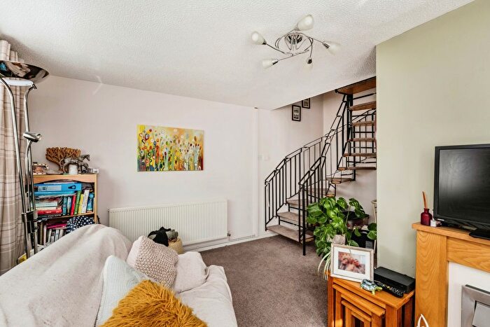 1 Bedroom End Of Terrace House For Sale In Bronwydd, Birchgrove, Swansea, SA7