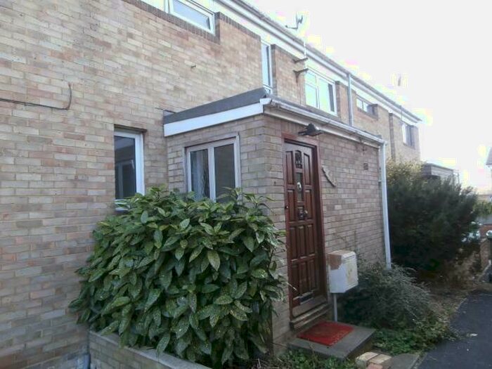 3 Bedroom Terraced House To Rent In Winscombe, Bracknell, RG12