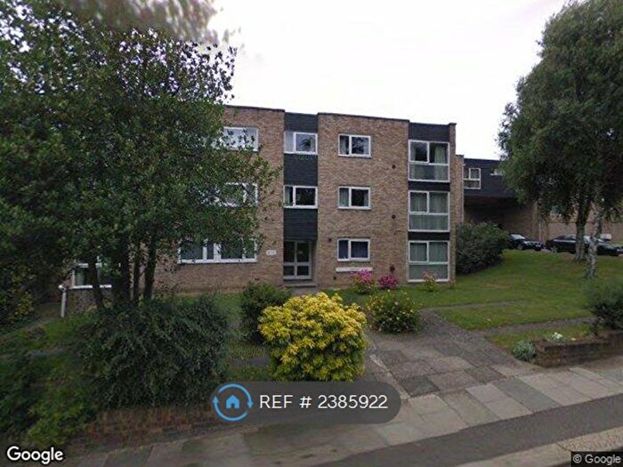 2 Bedroom Flat To Rent In Meriden House, Barnet, EN5