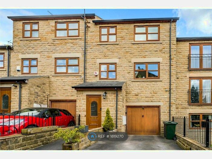3 Bedroom Terraced House To Rent In Preachers Mews, Bingley, BD16