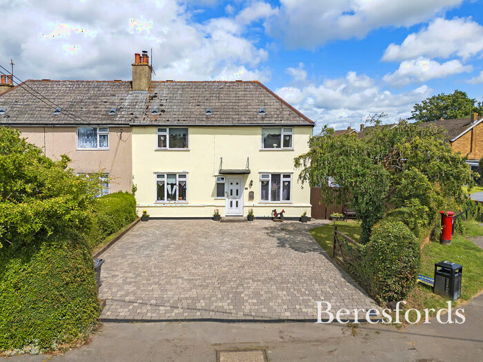 4 Bedroom Semi-Detached House For Sale In The Street, Galleywood, CM2