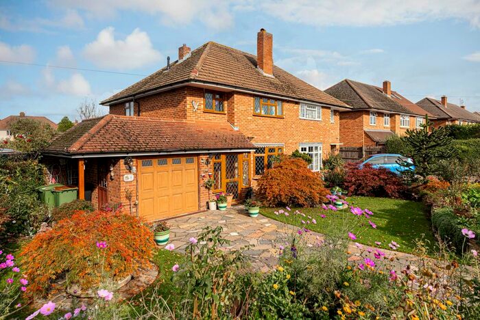 3 Bedroom Semi-Detached House To Rent In Bramley Way, Ashtead, KT21