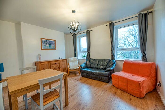 2 Bedroom Flat To Rent In L – Craigentinny Road, Edinburgh, EH7