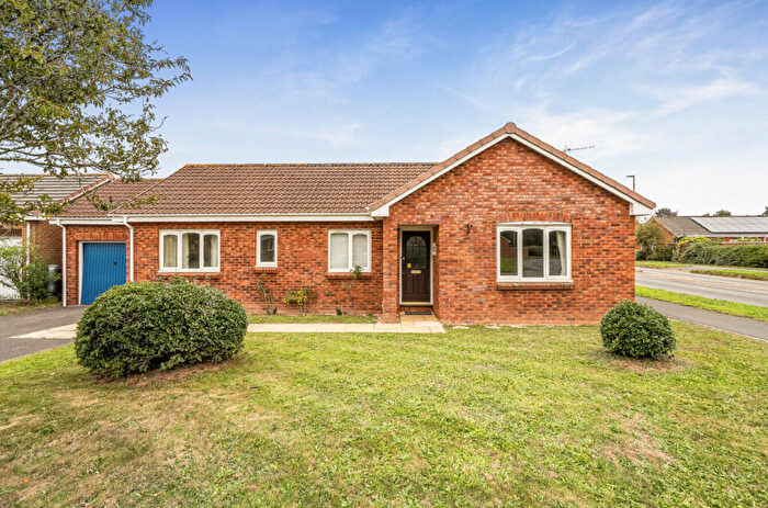 3 Bedroom Detached Bungalow For Sale In Spindlebury, Cullompton, EX15