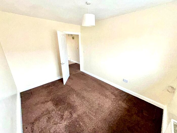1 Bedroom Flat To Rent In Highgate Court, Goldthorpe, Rotherham, S63