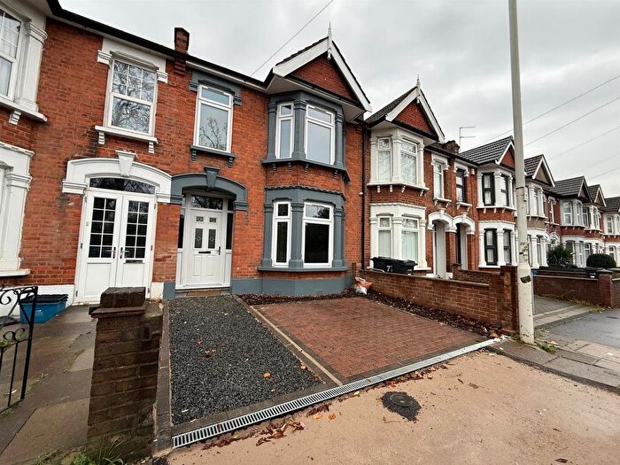 3 Bedroom Property For Sale In South Park Drive, Ilford, IG3