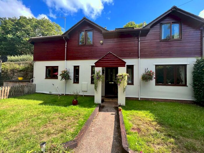 3 Bedroom Semi-Detached House For Sale In Dunsford, Exeter, EX6