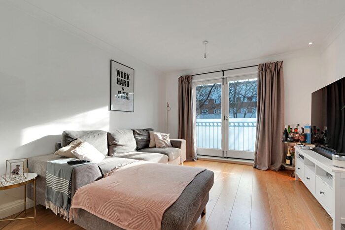 2 Bedroom Flat To Rent In Essex Road, Islington, London, N1