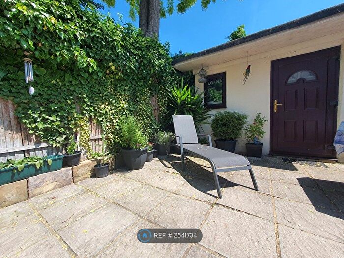 2 Bedroom Flat To Rent In Albion Road, London, N16