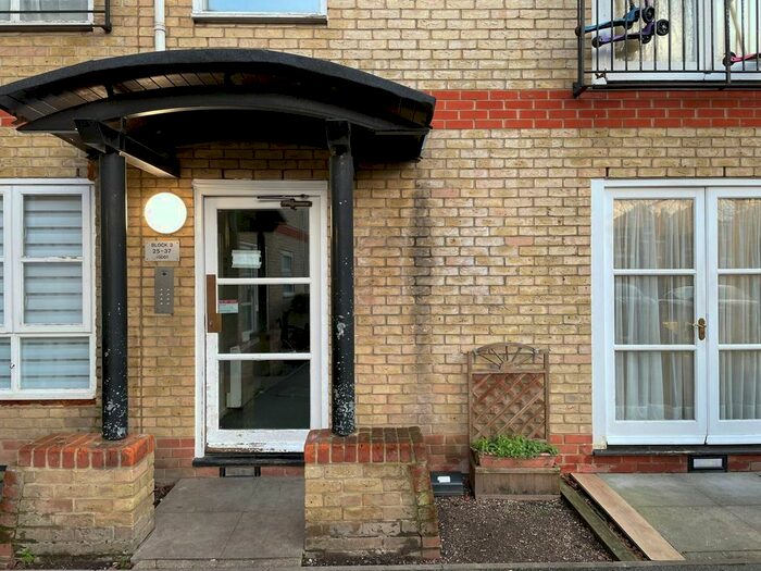 2 Bedroom Flat To Rent In St. Andrews Mews, London, N16