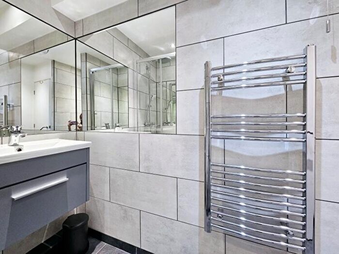 1 Bedroom Penthouse To Rent In Victoria Quays, Navigation Walk Leeds, LS10