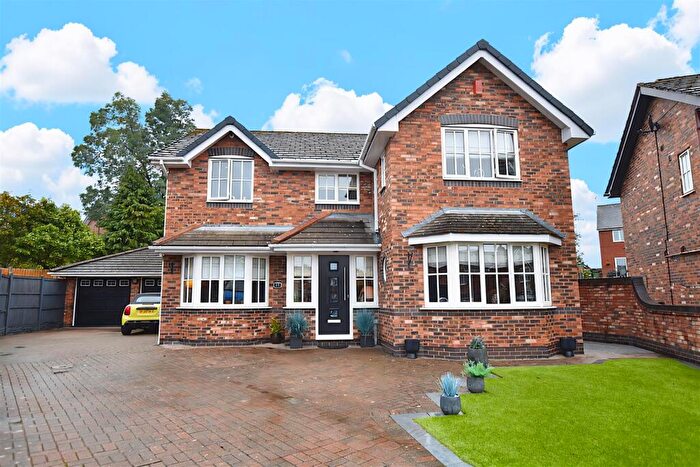 4 Bedroom Detached House For Sale In Orchard Gardens, Wrexham, LL11