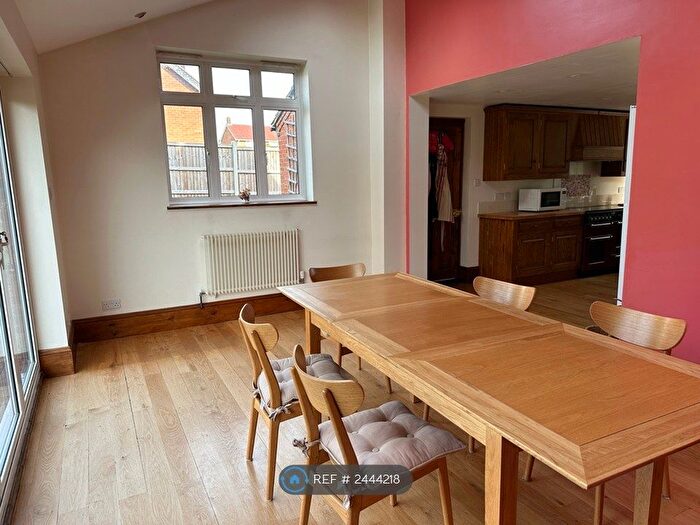 4 Bedroom Detached House To Rent In Park Lane, Knebworth, SG3