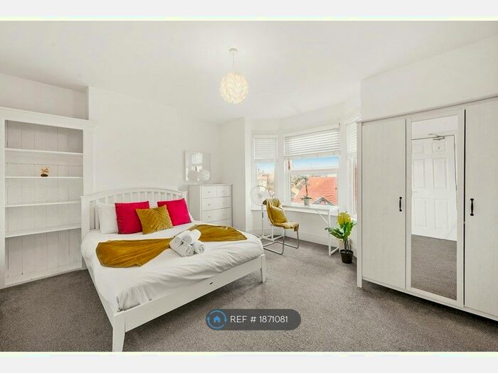 4 Bedroom Terraced House To Rent In Russell Rise, Luton, LU1